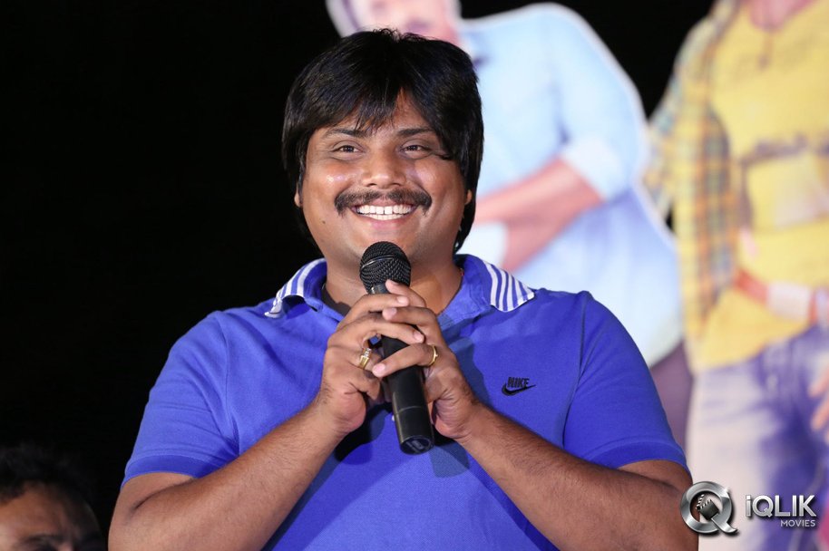 Sunil-Birthday-Celebrations-with-Bheemavaram-Bullodu-Team